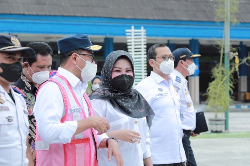 Tinjau Terminal Ir Soekarno, Menteri Perhubungan Minta Angkutan Dalam Kota Beroperasi di Terminal