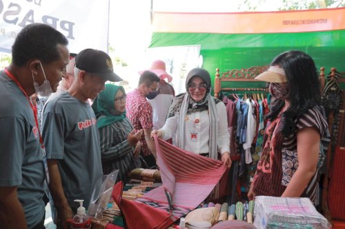 Bupati Klaten Kunjungi Stand UMKM di Pedan Fair