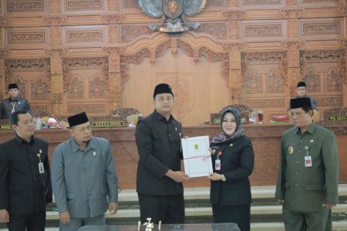 Bupati dan Wakil Bupati Klaten Hadiri Rapat Paripurna Persetujuan Dewan Terhadap Raperda Perubahan APBD Tahun 2022