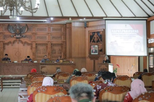 Bupati Klaten Sampaikan Jawaban Terhadap Raperda APBD Klaten 2023