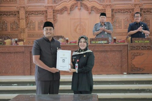 Bupati Sampaikan Penjelasan dan Pengantar Lima Raperda