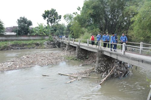 Tinjau Kawasan Rawan Banjir, Bupati Klaten Imbau Warga Untuk Selalu Waspada