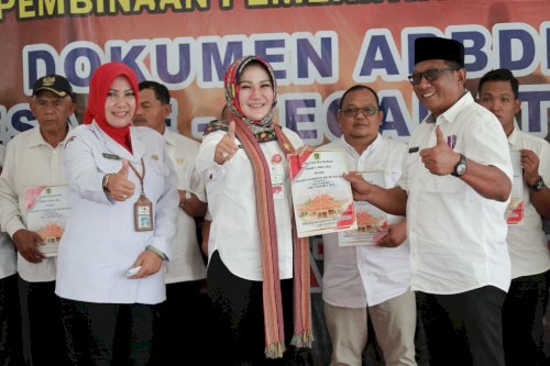 Pemdes Se Kecamatan Prambanan Serahkan APBDes 2023 Kepada Bupati Klaten