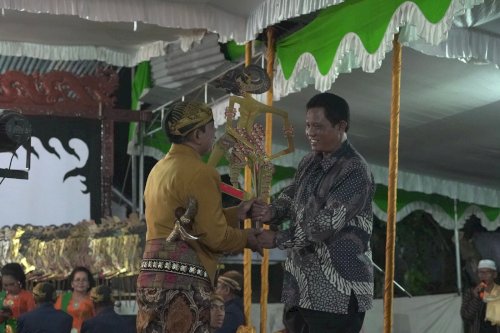 Wabup Klaten Hadiri Pagelaran Wayang Bersih Desa Puluhan Trucuk