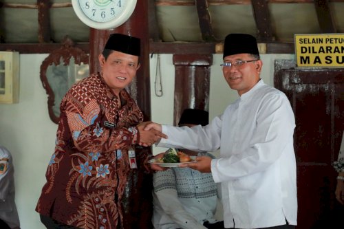 Wakil Bupati Klaten Sambut Kedatangan Pemkab Boyolali Di Makam Sunan Pandanaran