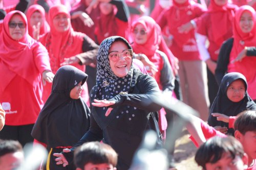 Meriahkan Hari Jadi Klaten dan HUT RI, Warga Bayat Ikuti Senam Bersama