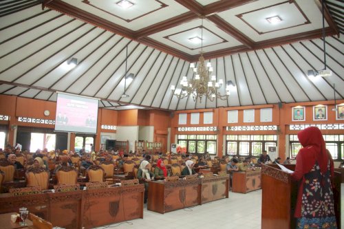 Bupati Klaten Sampaikan Jawaban Tentang RAPBD Perubahan 2023 dan RAPBD Tahun 2024