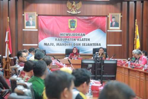 Bupati Klaten Sampaikan Keluhan Masyarakat Pada Pihak Ketiga PSN Jalan Tol