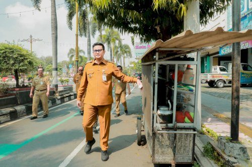 Tindaklanjuti Keluhan Masyarakat, Bupati Klaten Lakukan Penertiban PKL