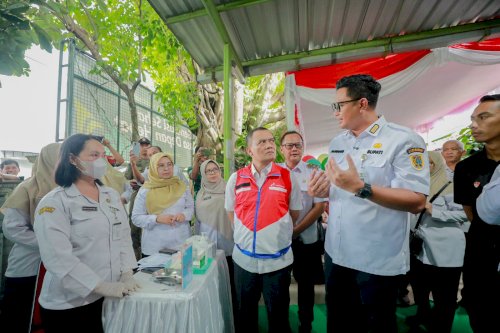 Tinjau Vaksinasi Campak, Gubernur Jateng Dorong Masyarakat Lengkapi Imunisasi Anak