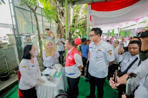 Tinjau Vaksinasi Campak, Gubernur Jateng Dorong Masyarakat Lengkapi Imunisasi Anak