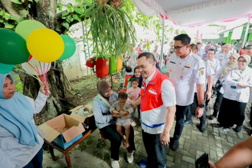 Tinjau Vaksinasi Campak, Gubernur Jateng Dorong Masyarakat Lengkapi Imunisasi Anak
