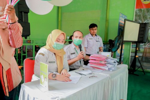 Tinjau Vaksinasi Campak, Gubernur Jateng Dorong Masyarakat Lengkapi Imunisasi Anak