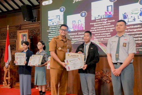 Bupati Klaten Serahkan Penghargaan Krenova 2026, Dorong Inovasi Pelajar