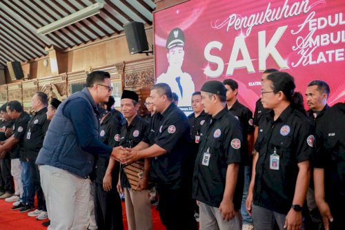 Bupati Klaten Kukuhkan “Sedulur Ambulan”, Perkuat Sinergi Layanan Kesehatan dan Kemanusiaan