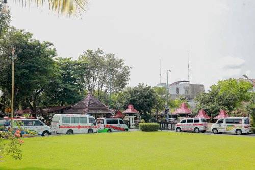 Bupati Klaten Kukuhkan “Sedulur Ambulan”, Perkuat Sinergi Layanan Kesehatan dan Kemanusiaan