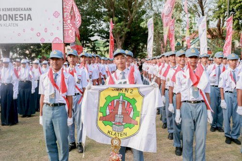 Semarak HUT ke-81 RI, Ribuan Pelajar Klaten Meriahkan Aubade di Alun-Alun 