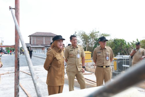 Plt Bupati Klaten Tinjau Perbaikan Jembatan Gempol dan Rekonstruksi Jalan Gempol - Bungasan