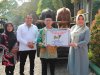 Bupati Klaten Serahkan 12 Ekor Sapi dan 45 Ekor Kambing Bagi Masyarakat Klaten