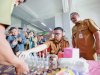 Bupati Klaten Mas Hamenang Tinjau Sampling Pangan di Pasar Gedhe