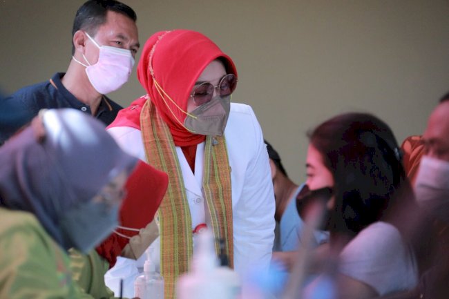 Bupati Klaten Tinjau Langsung Pelaksanaan Vaksin Booster Untuk Masyarakat Umum