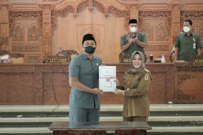 Bupati Klaten Sampaikan Nota Keuangan Raperda Tentang Laporan Keterangan Pertanggungjawaban Pelaksanaan APBD Tahun 2021