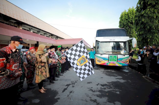 Sebanyak 130 Jamaah Calon Haji Klaten Berangkat Menuju Asrama Haji Donohudan