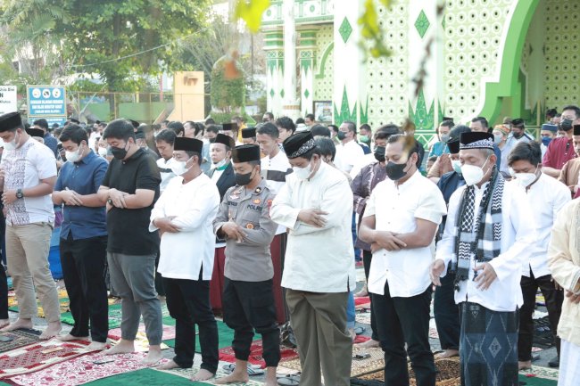 Forkopimda Kabupaten Klaten Laksanakan Salat Iduladha Di Masjid Raya Klaten