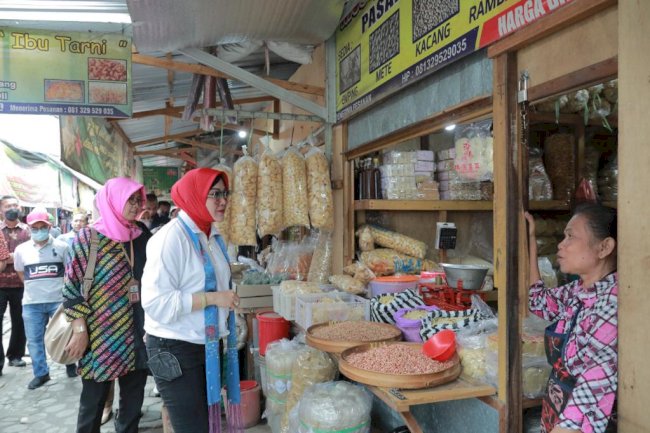 Bupati Klaten Pantau Harga Kebutuhan Pokok di Pasar Klaten