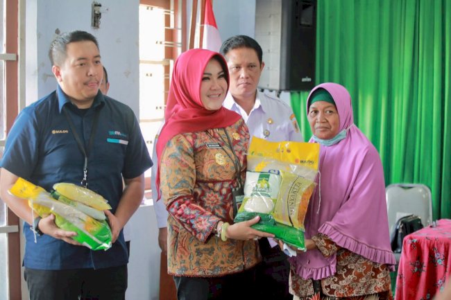 Bupati Klaten Salurkan Sembako Murah Bagi Warga Karangdowo