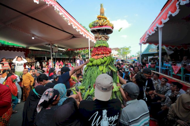 Nguri-nguri Budaya, Paguyuban Pedagang Pasar Masaran Cawas Gelar Grebeg Pasar