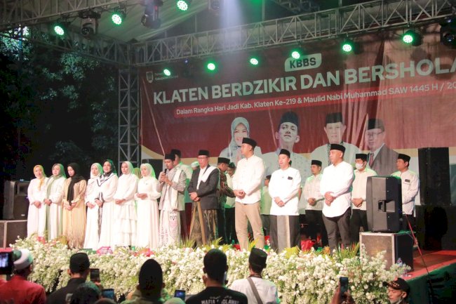 Gelar Dzikir dan Sholawat, Ribuan Masyarakat Padati Alun-Alun Klaten