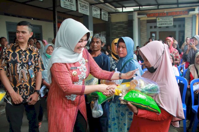 Bupati Klaten Monitoring Bazar Pangan Murah di Trucuk dan Ceper