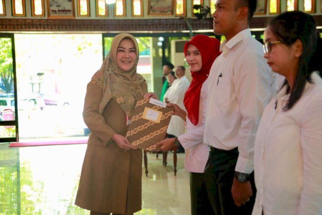 Bupati Klaten Serahkan 251 SK PPPK Formasi 2023