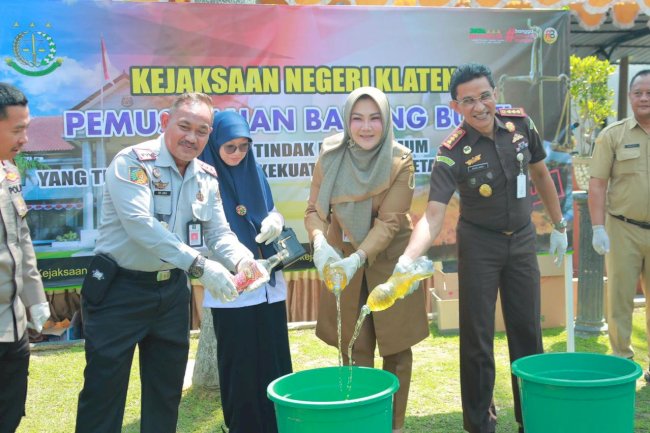 Bupati dan Forkopimda Klaten Lakukan Pemusnahan Barang Bukti Incracht