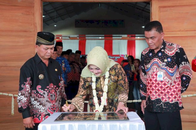 Sambang Warga Pedan, Bupati Klaten Resmikan Gedung Sport Centre Desa Kalangan