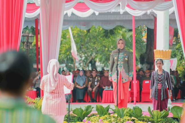 Bupati Klaten Pimpin Upacara Hari Guru Tahun 2024 Tingkat Kabupaten Klaten