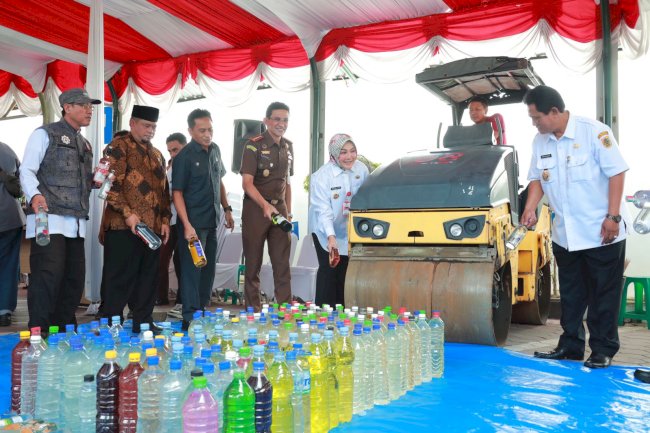 Bupati dan Forkopimda Klaten Musnahkan 1.093 Botol Miras Illegal