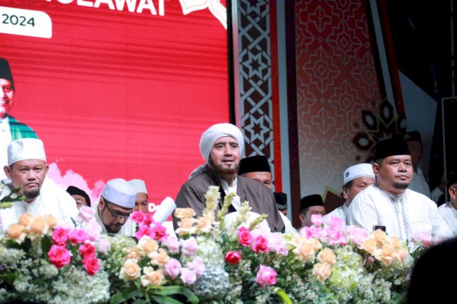 Pemkab Klaten Gelar Klaten Berdzikir Dan Bersholawat Bersama Habib Syech Bin Abdul Qadir Assegaf