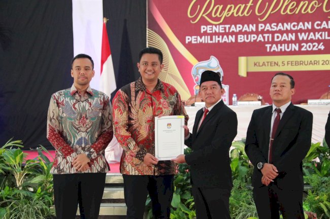 Bupati Sri Mulyani Hadiri Rapat Pleno Penetapan Bupati dan Wakil Bupati Klaten Terpilih Periode 2025-2030