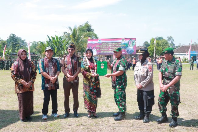 Bupati Klaten Pimpin Upacara Pembukaan KBMKB Ke-XXVIII Desa Kranggan Kecamatan Manisrenggo