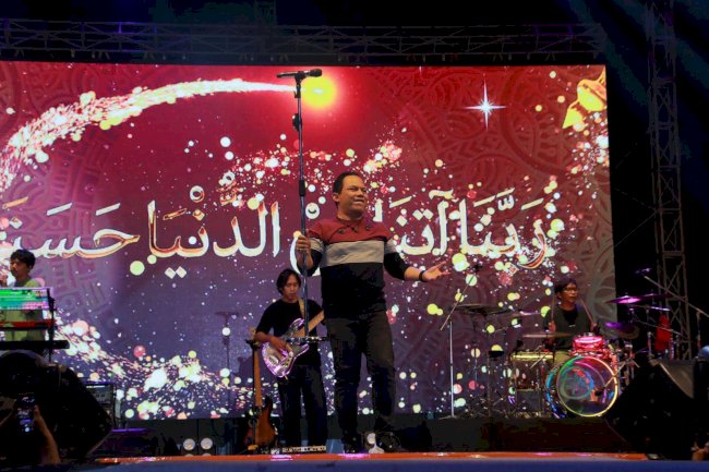 Pentas Musik Klaten Symphony Bersama Wali Band di Alun-Alun Klaten Berlangsung Meriah!