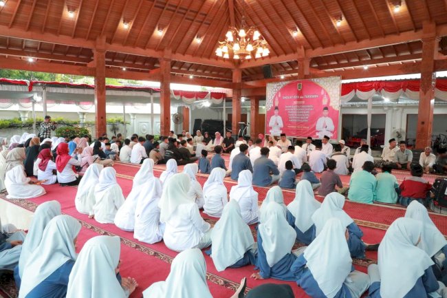 Berbagi Berkah Ramadan, Bupati Klaten Beri Santunan & Berbuka Puasa Bersama Anak Yatim Piatu