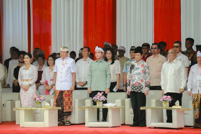 Bupati Klaten Hamenang Hadiri Tawur Agung Kesanga di Candi Prambanan
