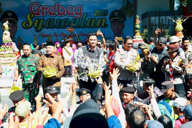 Bupati Klaten Mas Hamenang Pimpin Tradisi Grebeg Syawalan di Bukit Sidoguro