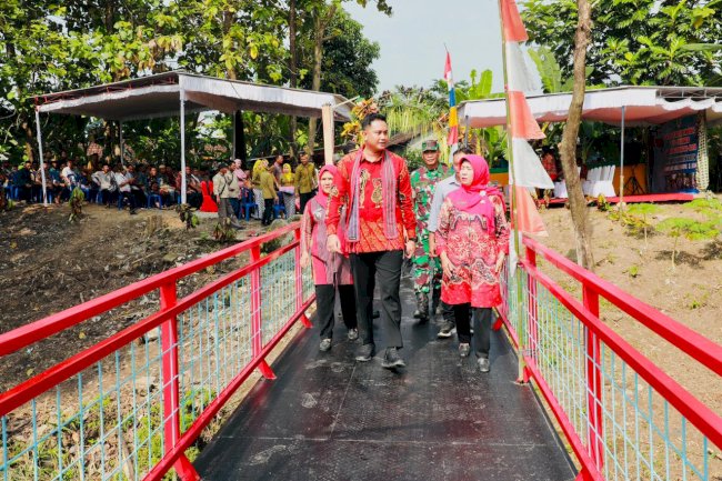 Bupati Klaten Resmikan Jembatan di Dukuh Bogor, Desa Bener, Kecamatan Wonosari
