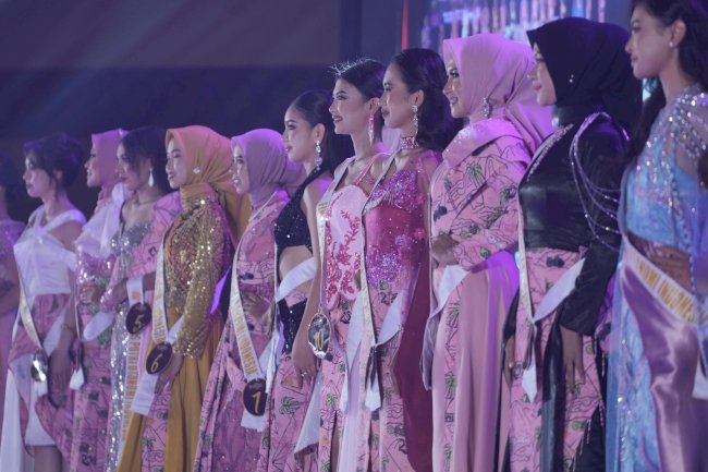 Bupati & Ketua TP PKK Kab. Klaten Dukung Langsung Peserta Asal Klaten di Ajang Putri Otonomi Indonesia 2025