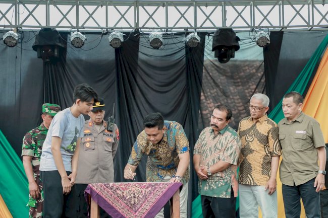 Peresmian TPS3R adalah Langkah Strategis dalam Mewujudkan Konsep "Bumi Sangkara" , Bupati Klaten Hadiri acara Bumi Sangkara Festival #1 Serta Meresmikan TPS3R