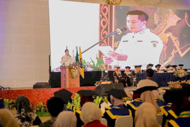 Bupati Klaten Hadiri Wisuda dan Angkat Sumpah Tenaga Kesehatan UMKLA TA 20242025