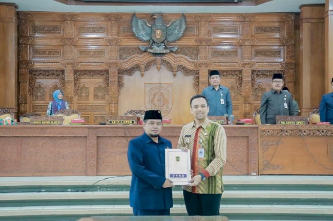Wabup Klaten Mas Benny Hadiri Rapat Paripurna Persetujuan Tiga Raperda